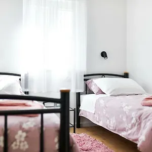 rooms-nekic-1.hotelinzadar.com/